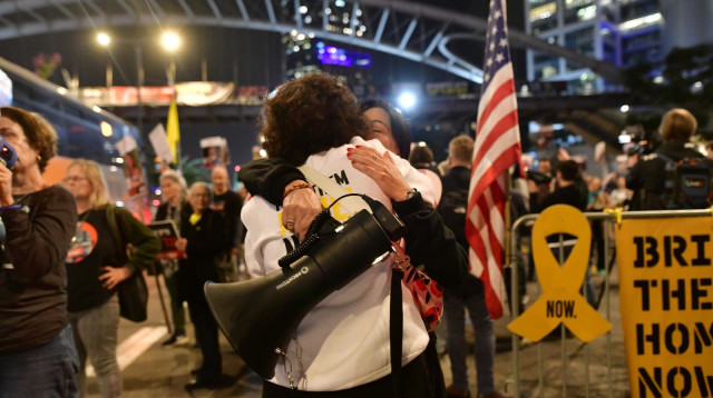 ערב החתימה על עסקת החטופים 2025 (צילום: אבשלום ששוני)