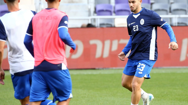 אורי עזו, שחקן הפועל ניר רמת השרון (צילום: אודי ציטיאט)