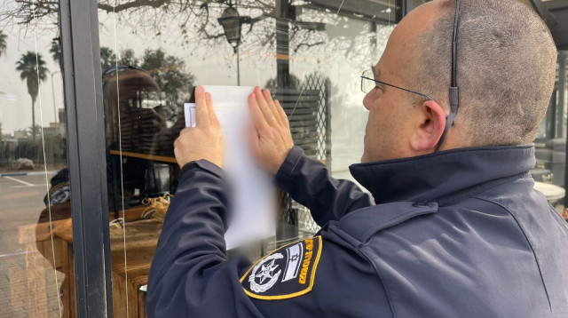 סגירת מסעדה ברמת ישי (צילום: דוברות המשטרה)