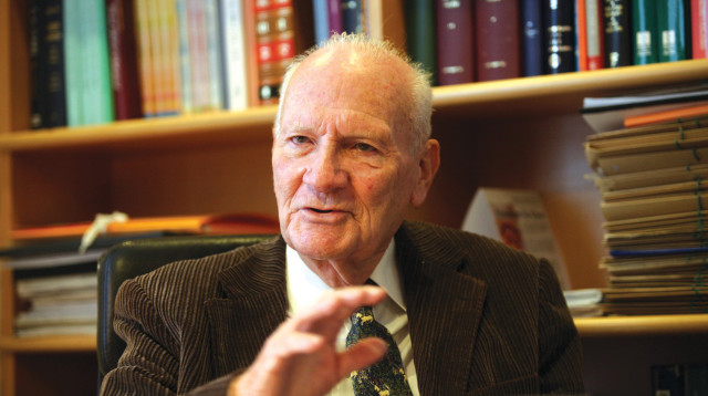 מאיר שמגר והועידה על שמו - הפער בינן לבין המציאות רק מבזבזות זמן, נייר וכסף (צילום: יוסי זמיר פלאש  90)