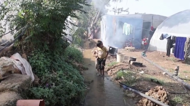 מחנה פליטים סורי בלבנון (צילום: צילום מסך מתוך יוטיוב)