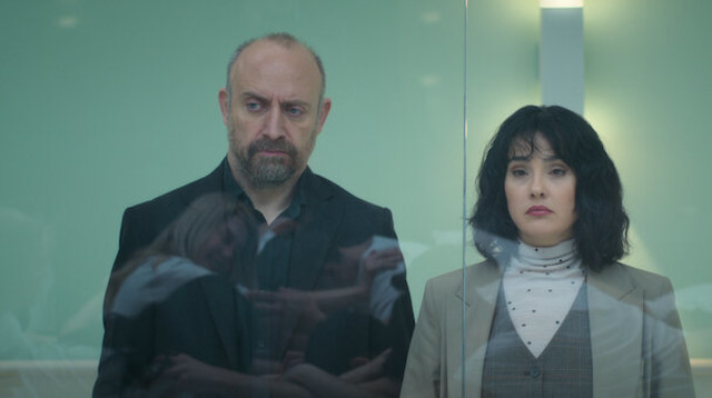 "אוהבים אנונימיים" – אם מתעלמים מהקטעים הקיטצ'יים, זה יכול להיות מעניין למדי (צילום: נטפליקס)