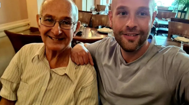 פז רובינזון ואביו (צילום: מתוך אינסטגרם)