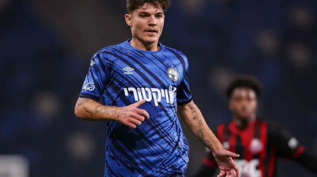 ספר בתמונת ההרכב למפגש עם חדרה בגביע (צילום: מאור אלקסלסי)