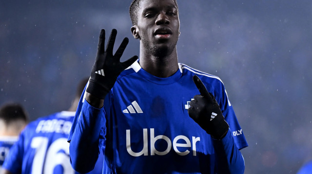 אסאן דיאו שחקן קומו חוגג שער (צילום: GettyImages, Image Photo Agency)