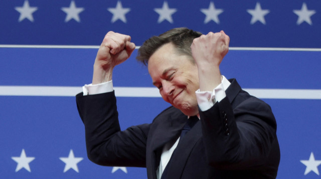 אילון מאסק נרגש בטקס ההשבעה (צילום: רויטרס)