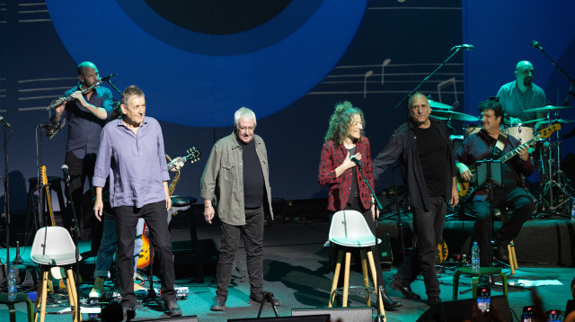 יהודית רביץ, גידי גוב, יוני רכטר, דויד ברוזה הערב בהופעה הראשונה של "הכבש הששה עשר" (צילום: סתיו גוטליב)