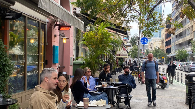 אזור נחלת בנימין, בוקר לאחר הפיגוע (צילום: אבשלום ששוני)