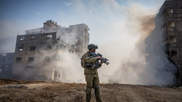 מדים (צילום: יונתן זינדל)