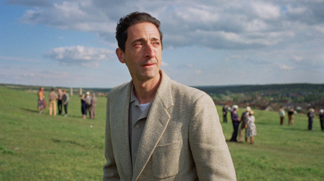 אדריאן ברודי ב"הברוטליסט", הבינה המלאכותית שיפרה את המבטא (צילום: טוליפ)