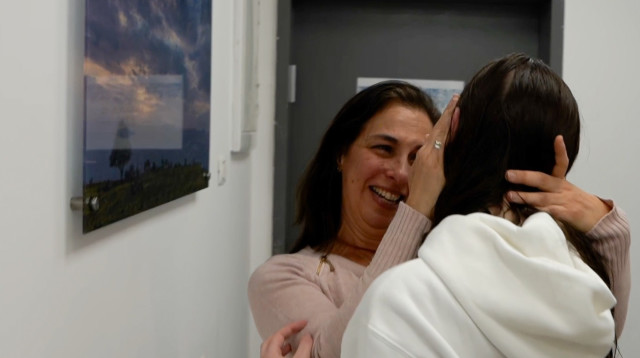 נעמה לוי עם אמה (צילום: דובר צה"ל)