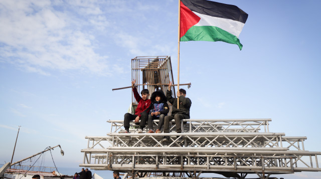 פלסטינים בציר נצרים במהלך הפסקת האש (צילום: חליל חאלוט, פלאש 90)