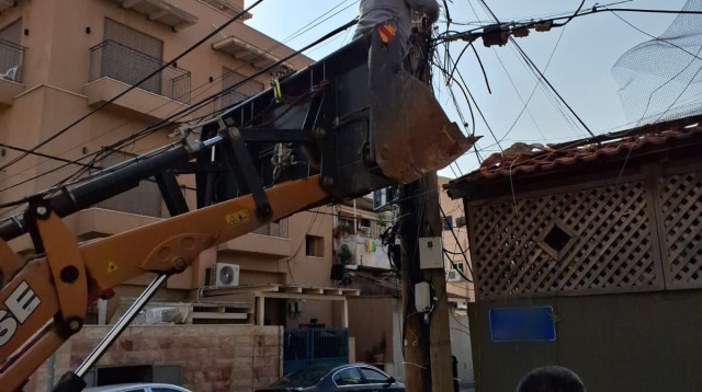 הסרת מצלמות פיראטיות (צילום: דוברות המשטרה)