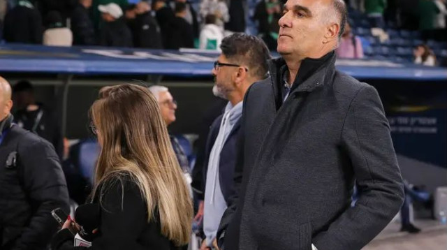 דורש להכניס לכלא את הפורעים. כלפון (צילום: מאור אלקסלסי)