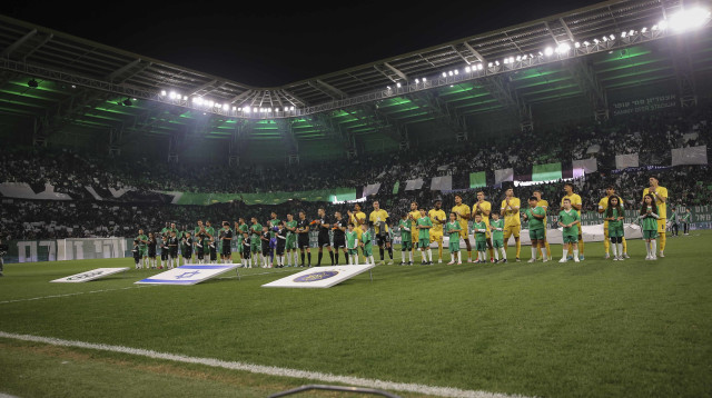 מכבי חיפה נגד מכבי תל אביב בסמי עופר (צילום: מאור אלקסלסי)