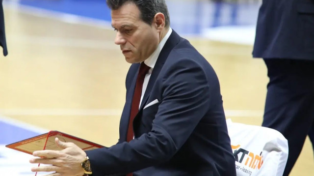 מאמן הפועל תל אביב דימיטריס איטודיס (צילום: GettyImages, הפועל "שלמה" תל אביב)