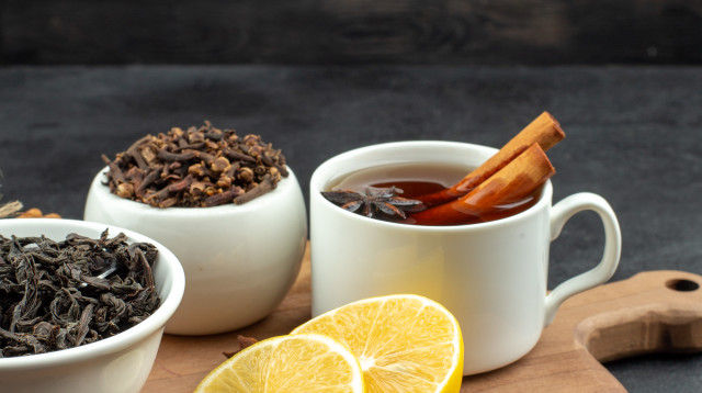 תה לימון וציפורן (צילום: Freepik)