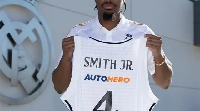 חובבי היורוליג מחכים בציפייה. דניס סמית' ג'וניור (צילום: אתר רשמי, מתוך האתר הרשמי של ריאל מדריד)