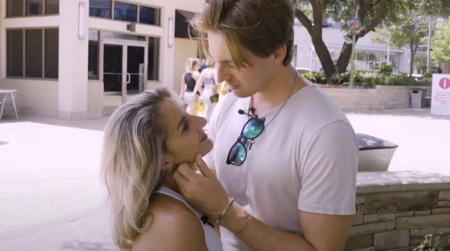 רייצ׳ל ואלכס, מנהלת קשר זוגי עם הפרש גילאים של 23 שנים (צילום: צילום מסך יוטיוב)