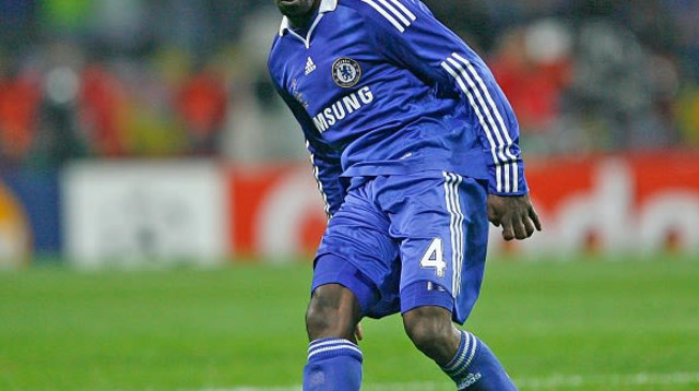 קלוד מקאללה במדי צ'לסי (צילום: Professional Sport)