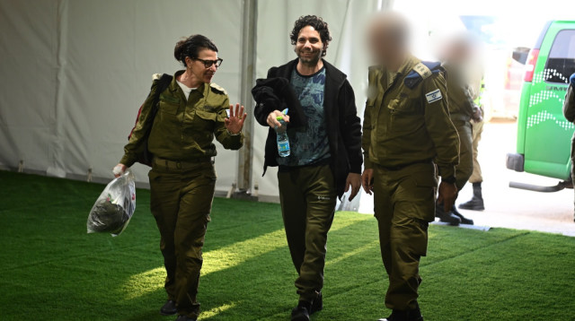 עופר קלדרון מגע למתחם רעים (צילום: דובר צה"ל)