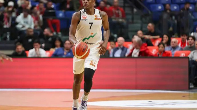 אייברסון מולינאר רשם משחק מצוין (צילום: לירון מולדובן)