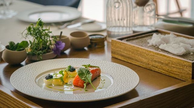 ארוחה במסעדת מישלן (צילום: שאטרסטוק)