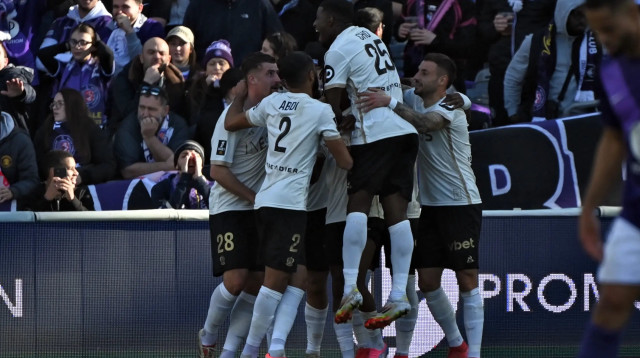 שחקני ניס חוגגים (צילום: GettyImages, MATTHIEU RONDEL/AFP)