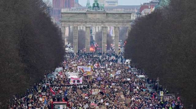 הפגנות בברלין נגד הגבלת ההגירה (צילום: רשתות חברתיות)
