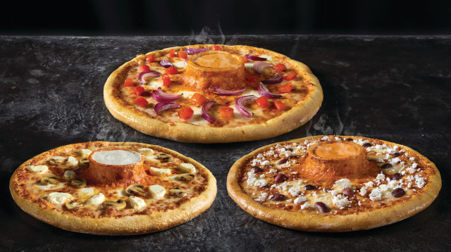 פיצת Volcano של דומינוס  (צילום: דרור עינב)