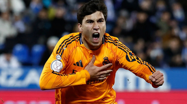 גונסאלו גרסיה שחקן ריאל מדריד חוגג שער (צילום: רויטרס)