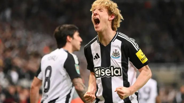 אנתוני גורדון בטירוף. ניוקאסל תקטע את בצורת התארים? (צילום: אימג'בנק  GettyImages, Stu Forster)