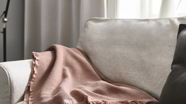 שמיכת טלוויזיה KLOTSTARR מחיר 125 ש״ח (צילום: איקאה)