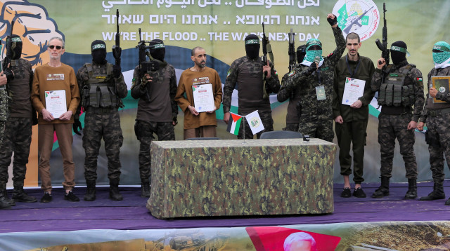 אור לוי, אלי שרעבי ואוהד בן עמי (צילום: רויטרס)