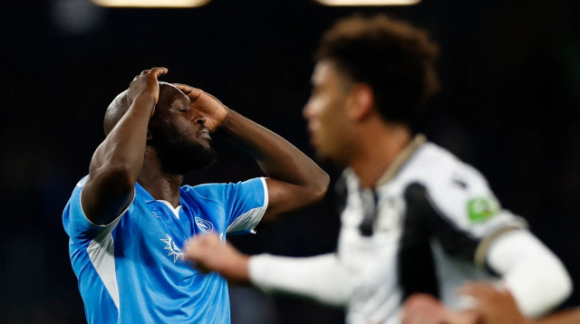 רומלו לוקאקו שחקן נאפולי מאוכזב (צילום: רויטרס)