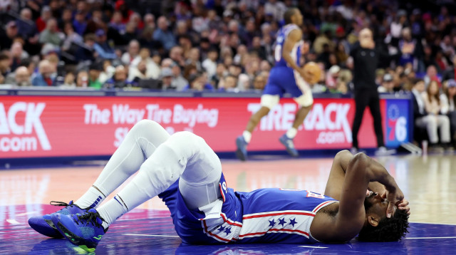 ג'ואל אמביד שחקן פילדלפיה סיקסרס (צילום: GettyImages)