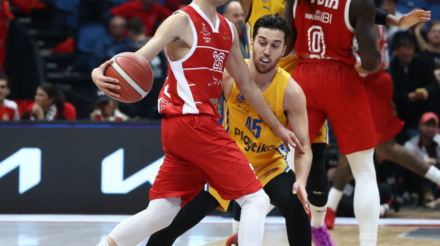 ים מדר, הפועל תל אביב, מול תמיר בלאט, מכבי תל אביב (צילום: דני מרון)