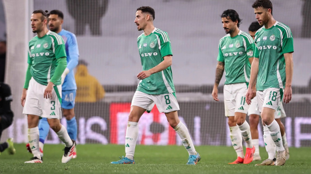 גיא מלמד, ליאור רפאלוב, דולב חזיזה, שון גולדברג, שחקני מכבי חיפה (צילום: מאור אלקסלסי)