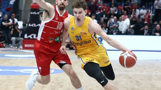 "בן אדם מדהים, וילד מקסים. אנחנו שמחים שהוא איתנו". יוקובאיטיס במיטבו (צילום: דני מרון)