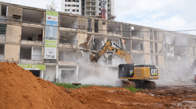 פינוי בינוי במתחם שלום אש (צילום: דוברות עיריית פתח תקווה)