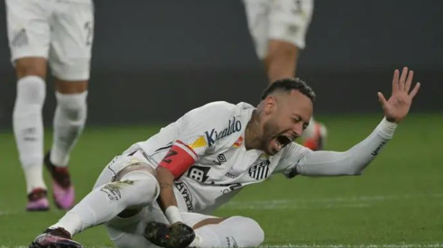 לפחות התיאטרליות חזרה. ניימאר (צילום: GettyImages, NELSON ALMEIDA/AFP)