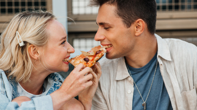 פיצה - המאכל האהוב ביותר על זוגות (צילום: אינגאימג')