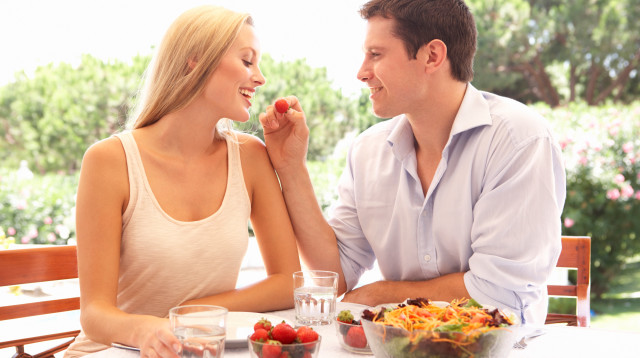 מחקר חדש מגלה - זה המאכל הכי אהוב על זוגות (צילום: אינגאימג')