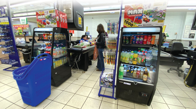 קניות בסופרמרקט  (צילום: אבשלום ששוני)