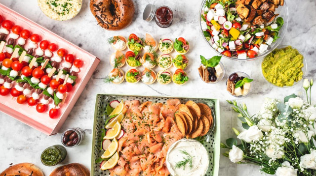 סודות הקייטרינג נחשפים: כך תהפכו כל אירוע להצלחה מסחררת עם הולי בייגל (צילום: הולי בייגל נתניה)