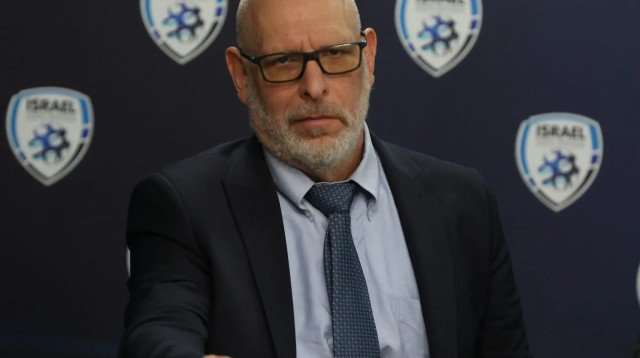 עו"ד עמית פינס, היועץ המשפטי של ההתאחדות לכדורגל (צילום: שלומי גבאי)