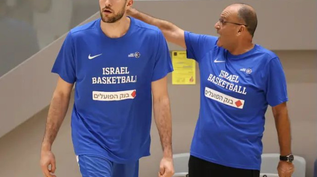 חוזרים לפרקט. בית הלחמי עם זוסמן (צילום: דני מרון)