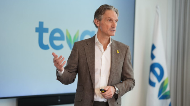 ריצ'רד פרנסיס נשיא ומנכ"ל טבע במפגש העיתונאים (צילום: אלעד מלכה)