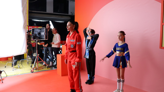 לאה ינאי בצילומי הקמפיין למקס סטוק (צילום: יח"צ מקס סטוק)