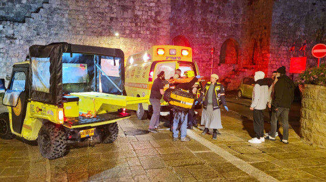 אמבולנס בעיר העתיקה בירושלים (צילום: תיעוד מבצעי מד"א)